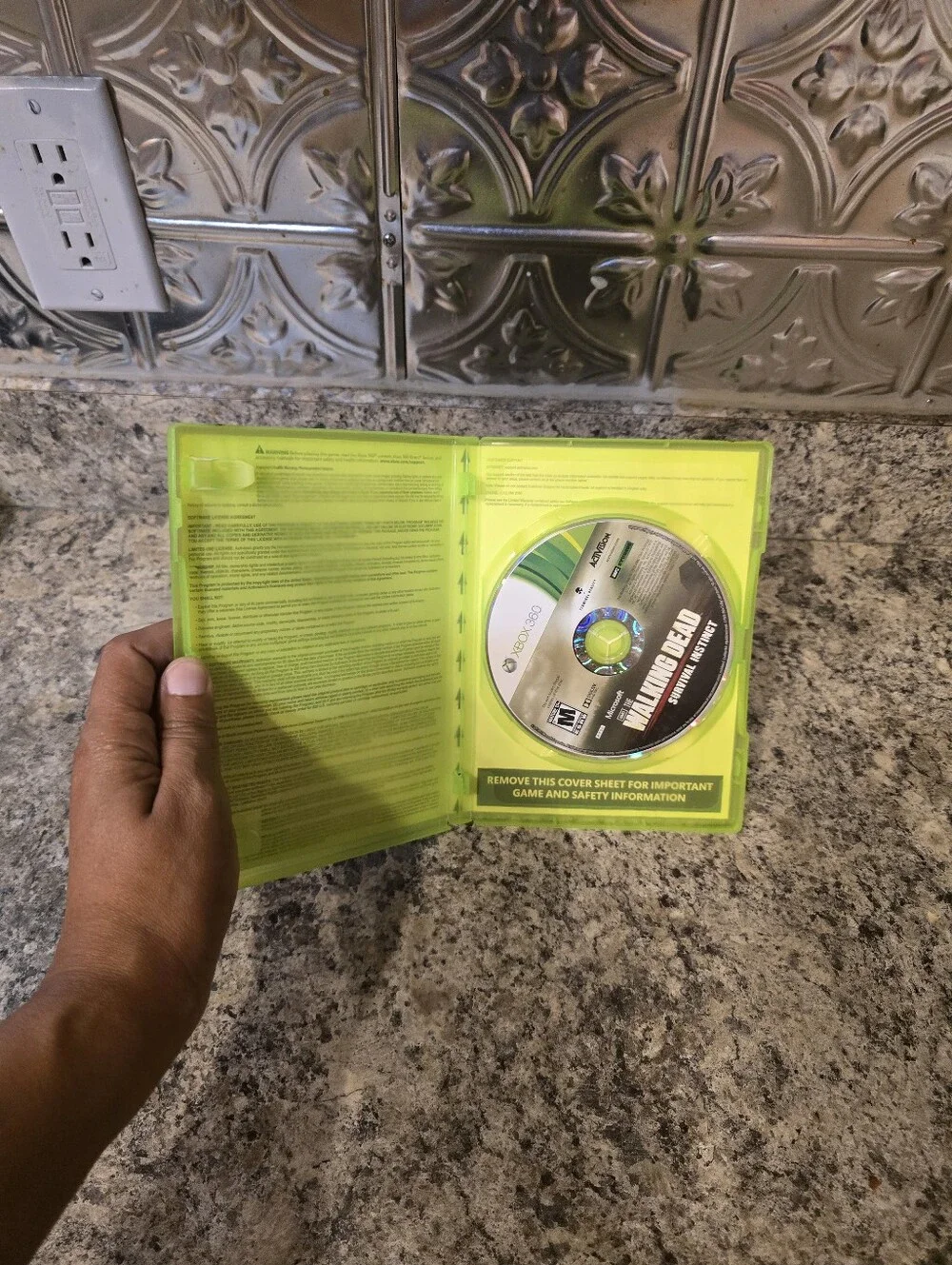 Xbox 360 AMC The Walking Dead Survival Instinct Complete Tested